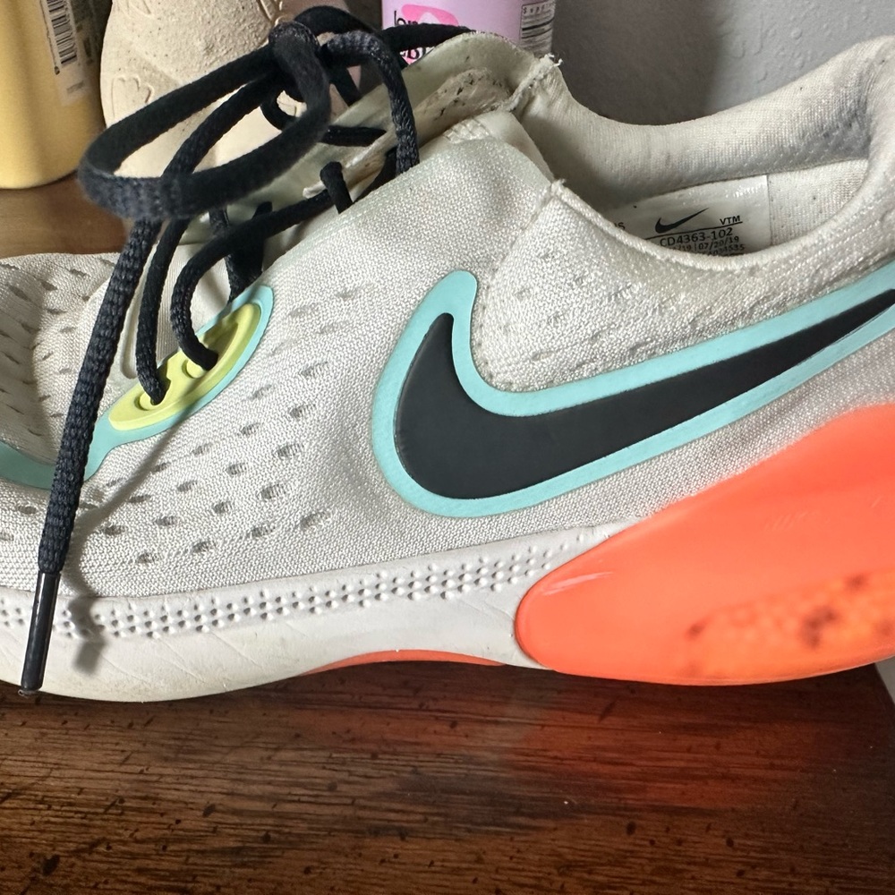 Nike Shoes Size 5.5 Worn a few times! Super cute